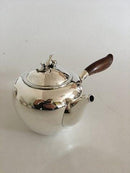 Georg Jensen Sterling Silber Teeservice Nr. 875 Bestehend aus Teekanne, Wasserkanne, Sahnekännchen und Zuckerdose