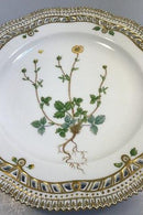 Royal Copenhagen Flora Danica Mittagsteller Nr. 20/3554 mit durchbrochenem Rand
