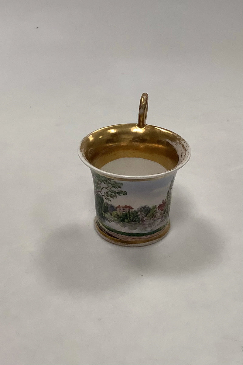 Antik Royal Copenhagen Kop med motiv af hus og sø