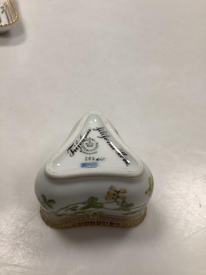 Royal Copenhagen Flora Danica tresidet cremekop No 259 eller No 3515