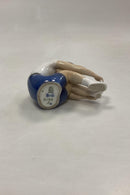 Bing og Grøndahl Figur Dreng tager sok af No. 2199