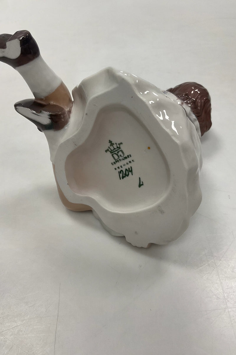 Dahl Jensen Figur Pige med Legetøjselefant No. 1204