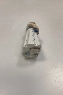 Royal Copenhagen Figur No. 3539 Pige med Dukke