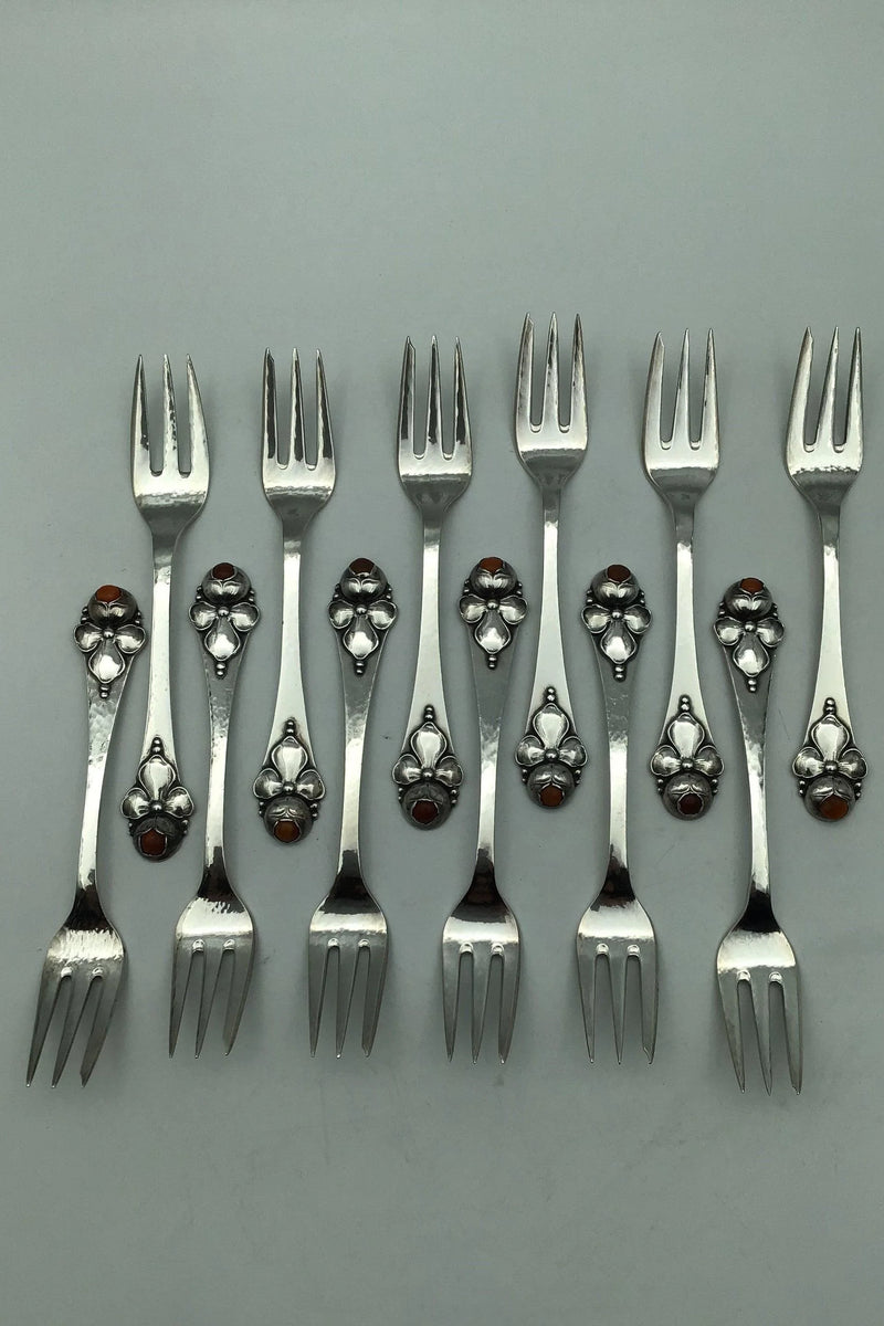 Sæt Dansk Arbejde (DTA) Sølv Kagegafler med Rav (12)