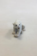 Bing Grondahl的北极熊坐姿塑像，编号2217