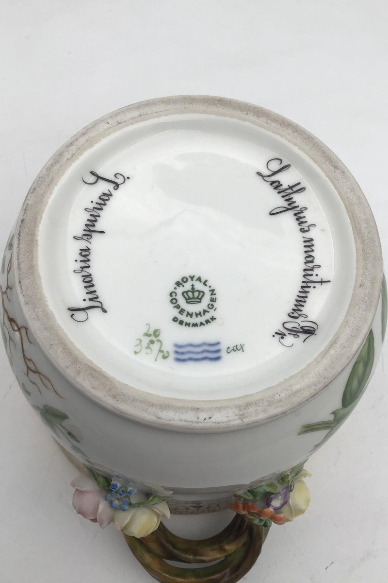 Royal Copenhagen Flora Danica Vinkøler No 20/3570.