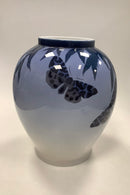 Royal Copenhagen Art Nouveau Unika Vase af Carl Mortensen med Sommerfugle fra 1898 No 6833