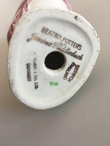 贝斯威克英国比阿特丽克丝-波特的Jemima Puddleduck塑像