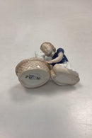 Bing og Grøndahl Figur Pige med Kat - Venner No. 2249