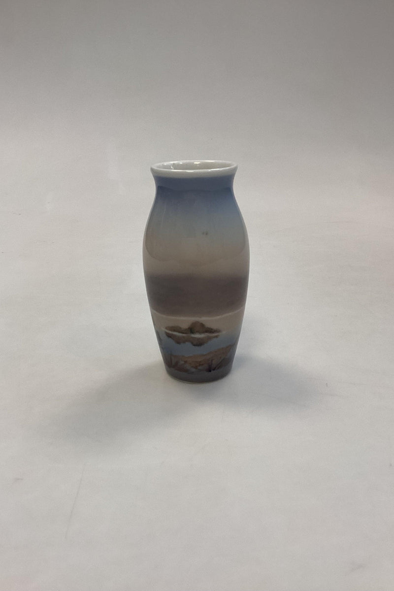 Dahl Jensen Porcelæn Vase med Træ, hus og sø No. 36