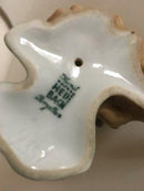 Heubach Figurine af Grøn Spurvefugl på Kogle