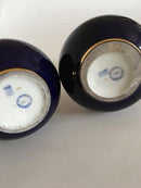 Par Sjældende Royal Copenhagen Art Nouveau Cobolt Blå Vaser med guld dekoration med sjældende blå eksport stempler. Nok til Rusland