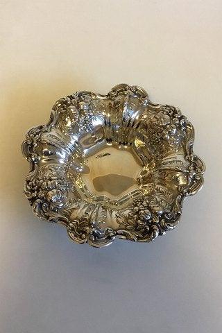 リード＆バートン社製スターリングシルバー・ボウル（葡萄のワイド