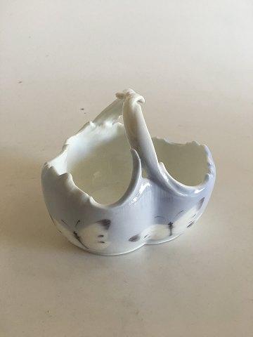 Royal Copenhagen Jugendstil Schale mit Henkel Nr. 1/2 Schmetterlinge