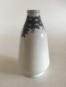 Royal Copenhagen Art Nouveau Vase med Sommerfugl No 2049/1809