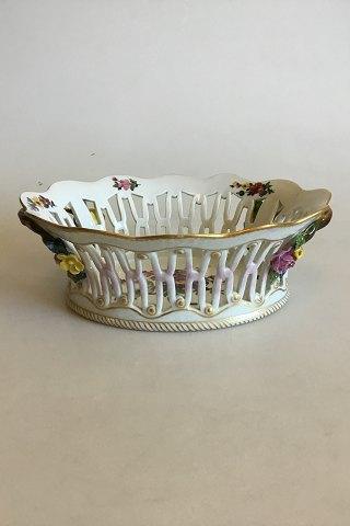 Royal Copenhagen Fuld Saksisk Blomst, oval frugtskål med gennembrudt kant. No 1581