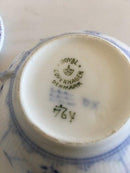 Royal Copenhagen Blaue geriffelte Bouillontasse mit Deckel Nr. 764