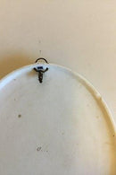 Drei Royal Copenhagen. Ovale Porzellanwaagen mit typografischen Motiven aus den Jahren 1870-1880 von Emil Cordius Heinrich Orth