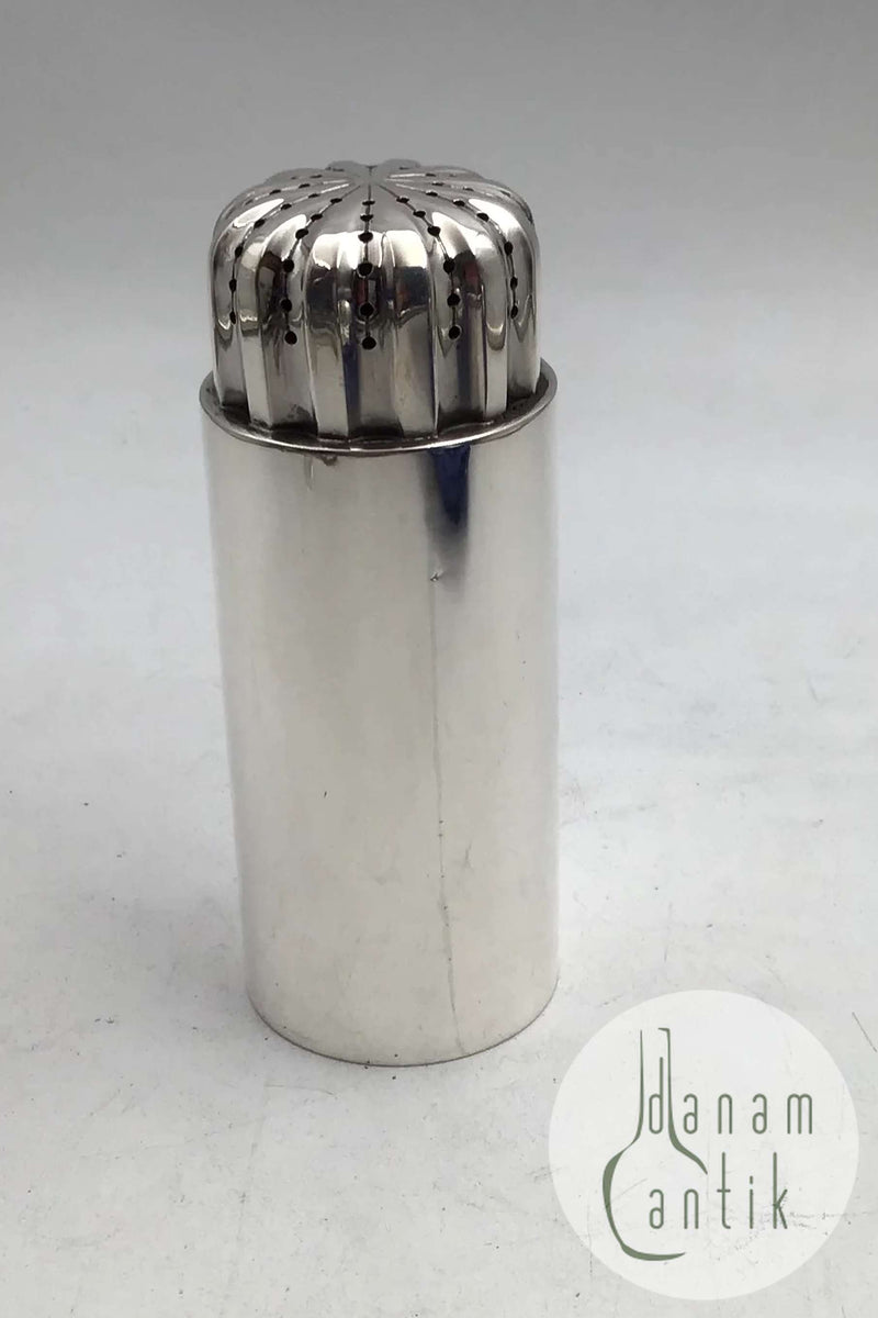 Georg Jensen Sterling Sølv Sigvard Bernadotte Sukkerstrø / Bøsse No 834