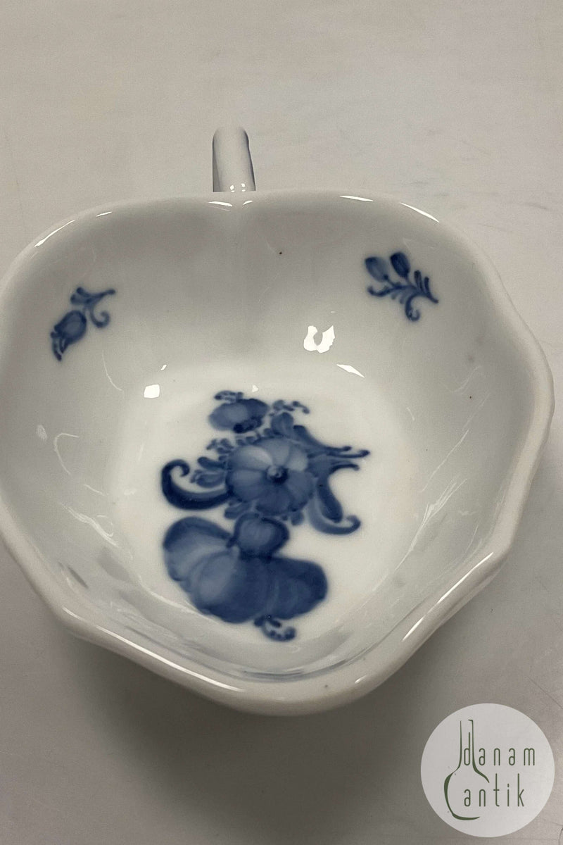 Royal Copenhagen Blå Blomst Flettet Bladformet skål No 8006