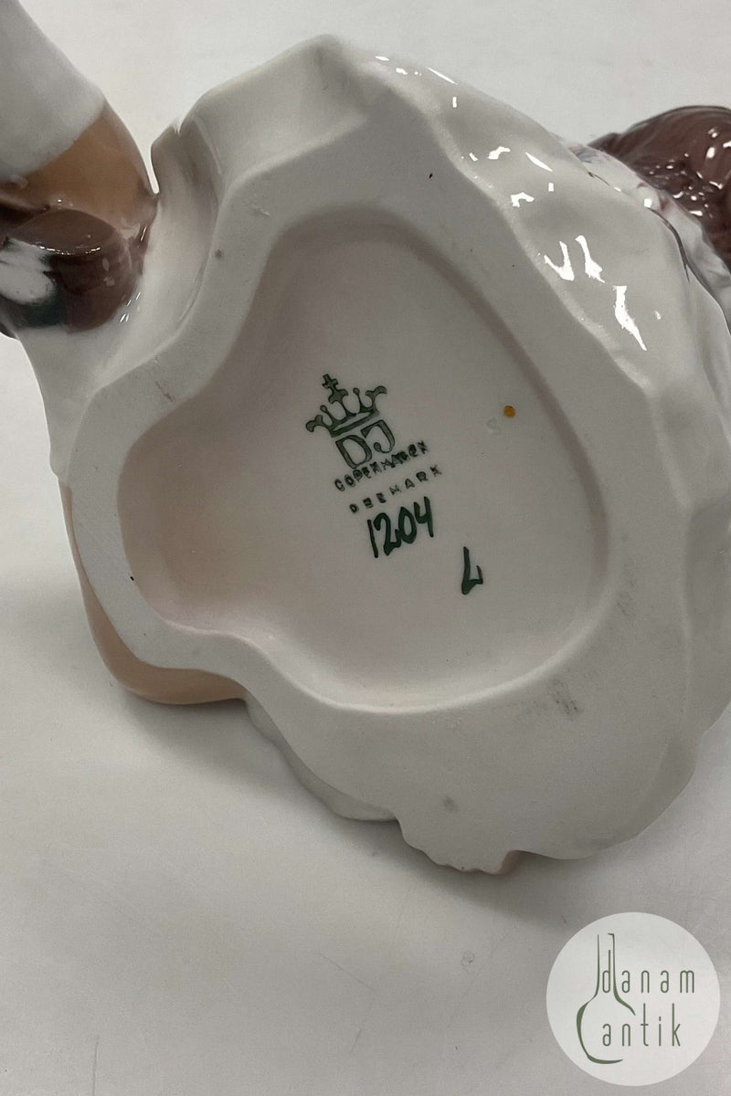 Dahl Jensen Figur Pige med Legetøjselefant No. 1204