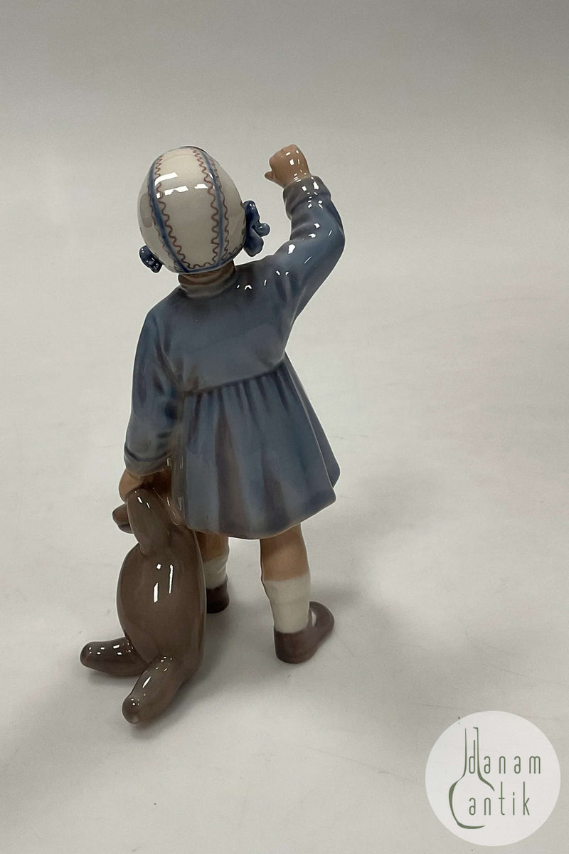 Dahl Jensen Figur Pige med Legetøjsbamse No. 1152