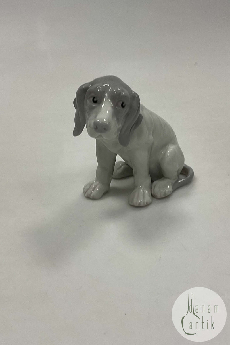 Heubach Porcelæn Figur af Hund