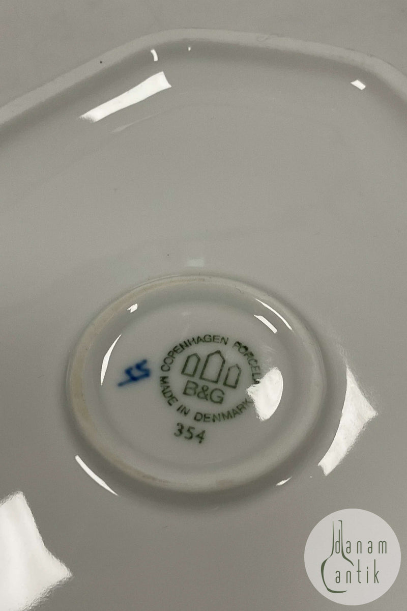 Bing og Grøndahl Dickens 3 kantet fad No. 354