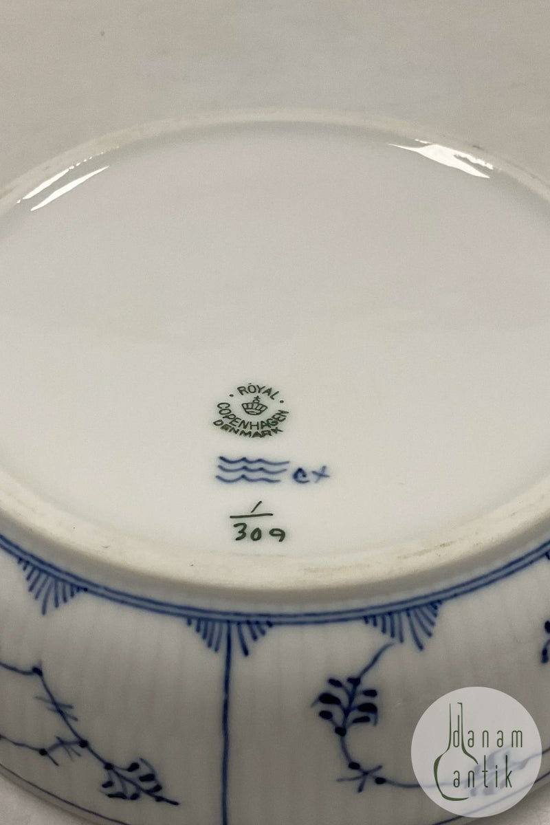 Royal Copenhagen Musselmalet Riflet Rundt Terrin No. 309 uden låg