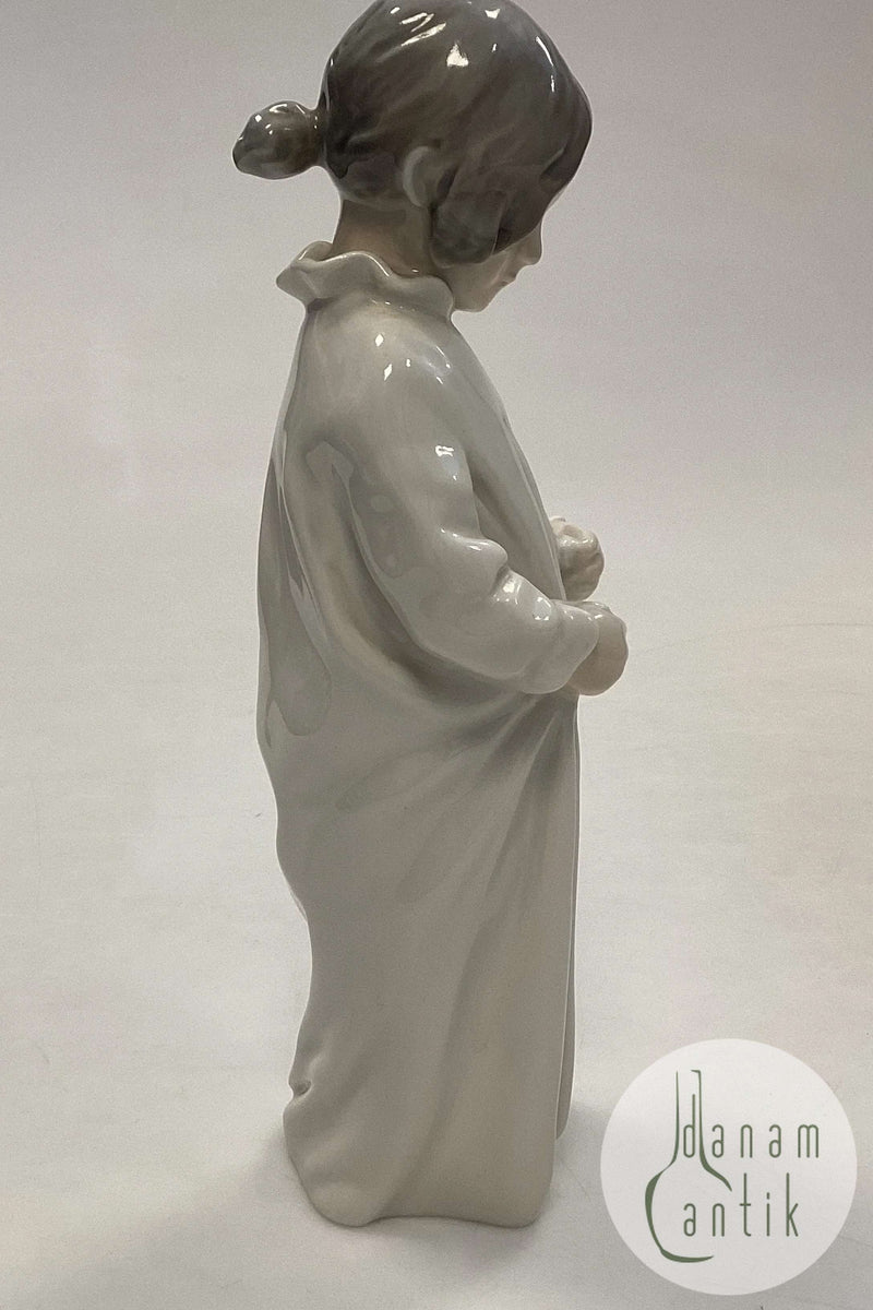 Royal Copenhagen Figur No. 408 - Godmorgen (Pige i natkjole)