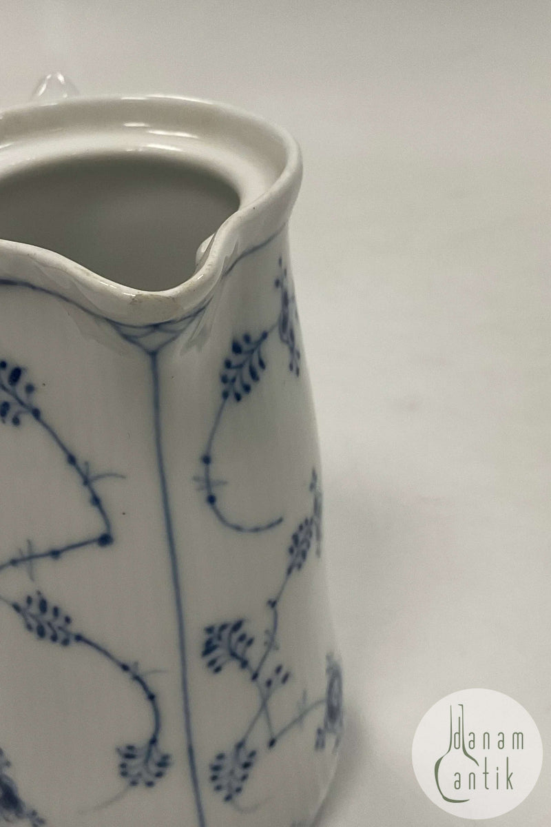 Royal Copenhagen Musselmalet riflet kande No. 32