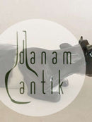 罗森塔尔说谎的黑白牛塑像。