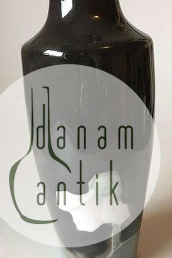 Rørstrand Per Algot Eriksson, Sort vase med blomsterdekoration