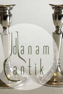 Et par lysestager af Sølv. Mesterstempel H.J.