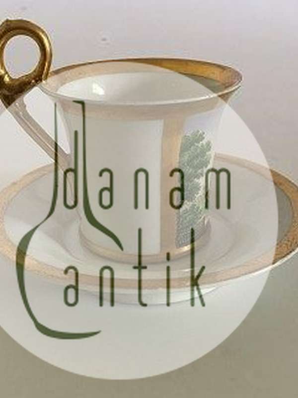 Royal Copenhagen Empire Cup mit Rosenborg-Motiv von 1820-1850