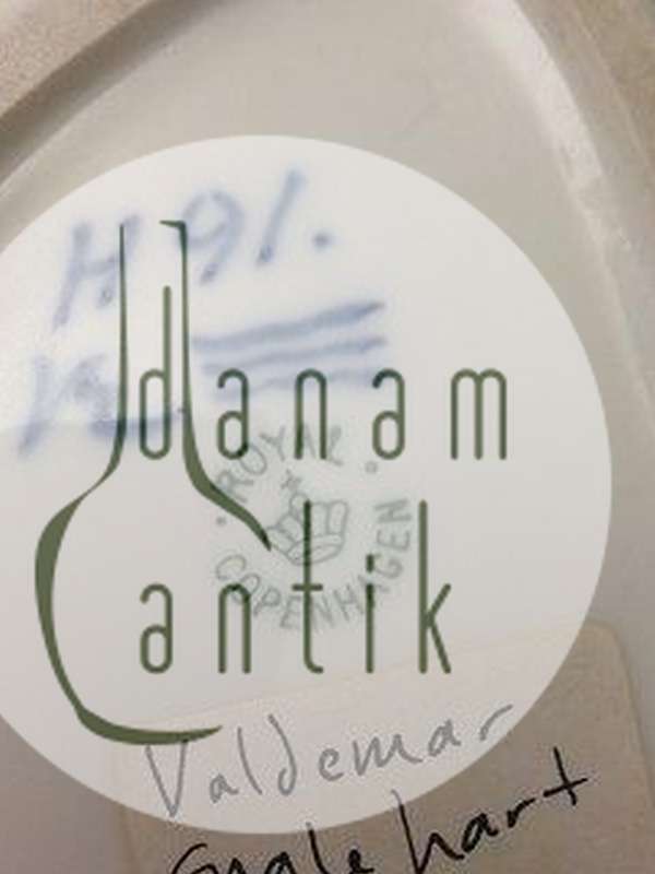 Royal Copenhagen Art Nouveau Skål med Mus og hvid krystal glasur af Valdemar Engelhart