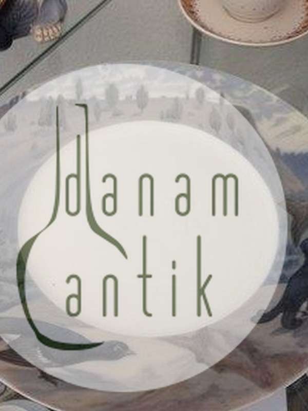 Royal Copenhagen Art Nouveau Motif Plate med Tjur No 574