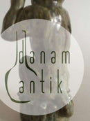 Royal Copenhagen Knud Kyhn Steingut Affe mit Schmetterling Nr. 20153