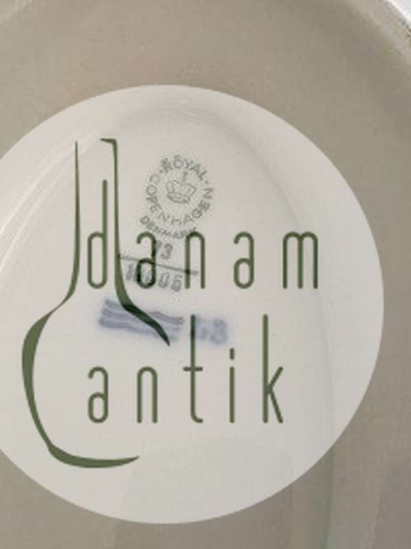 Royal Copenhagen Midsummernightsdream Saucebowl No 10005. Blue Tone.