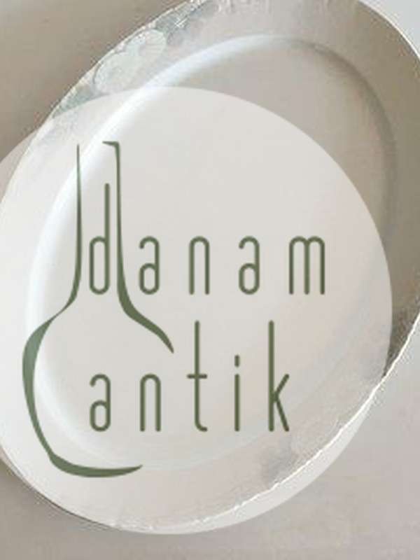 Royal Copenhagen Skærsommernatsdrøm Ovalt Serveringsfad No 375, Sart Rosa Kant.