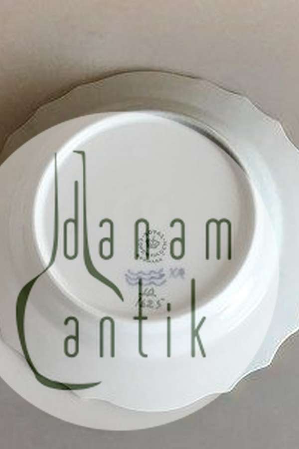 ロイヤルコペンハーゲン ブルーフラワー＆ゴールドエッジケーキ