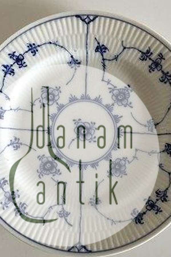 ロイヤルコペンハーゲン 皿 ロイヤルコペンハーゲン ブルーフルーテッドデザートプレート No 179