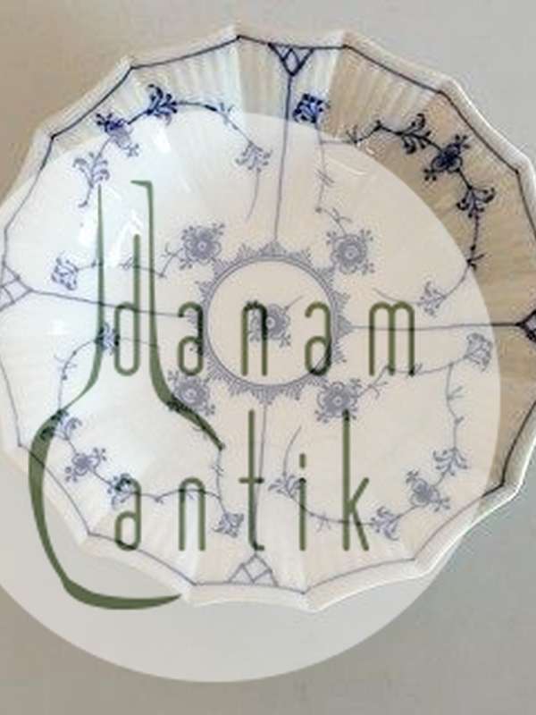 Royal Copenhagen Musselmalet Riflet Kantet Skål No. 142