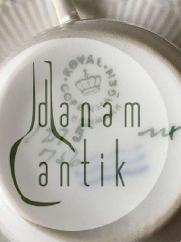 Royal Copenhagen Tradition Hvid Halvblonde m. Guldkant Kaffekop og Underkop No 756