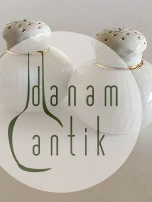 Royal Copenhagen Tradition Hvid Halvblonde m. Guld Salt & Peber Sæt No. 711/712