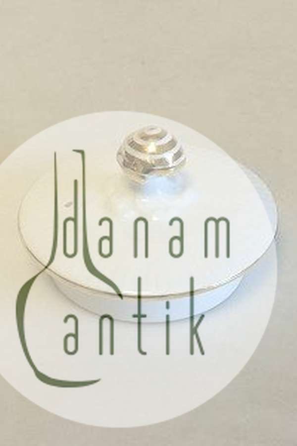 Royal Copenhagen Tradition Hvid Halvblonde m. Guld Låg til Thekande No 611