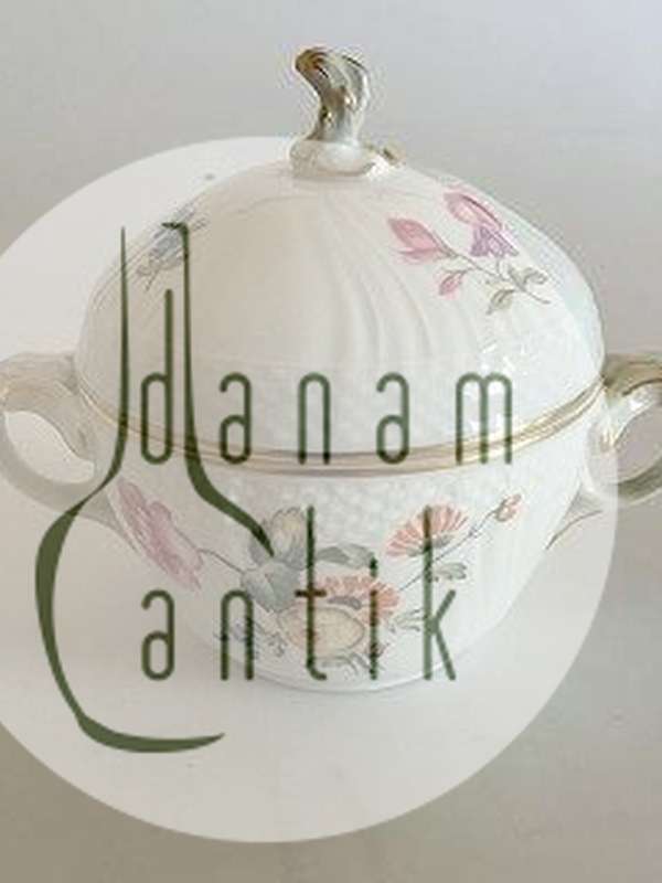 Royal Copenhagen Trelleborg Sukkerskål No 1680