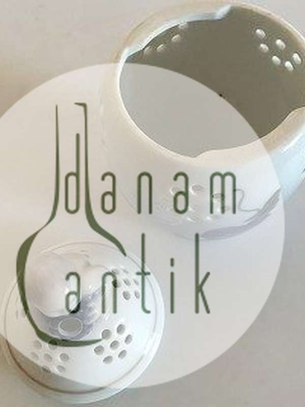 Royal Copenhagen Potpourri Lågkrukke med Dreng/putti på toppen No  790/2303.