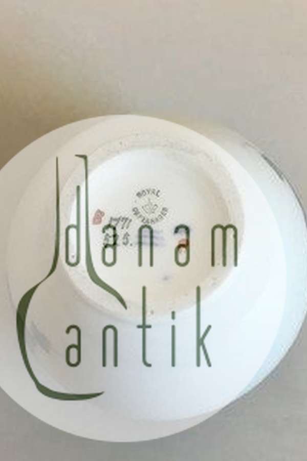 Royal Copenhagen Art Nouveau Vase No 1771/525 PMN