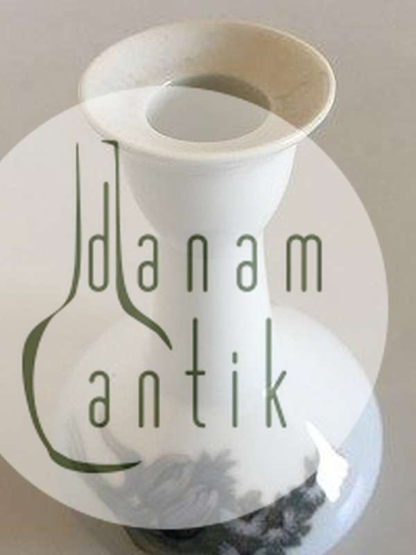 Royal Copenhagen Lysestage No 2247/430 med Blomstermotiv